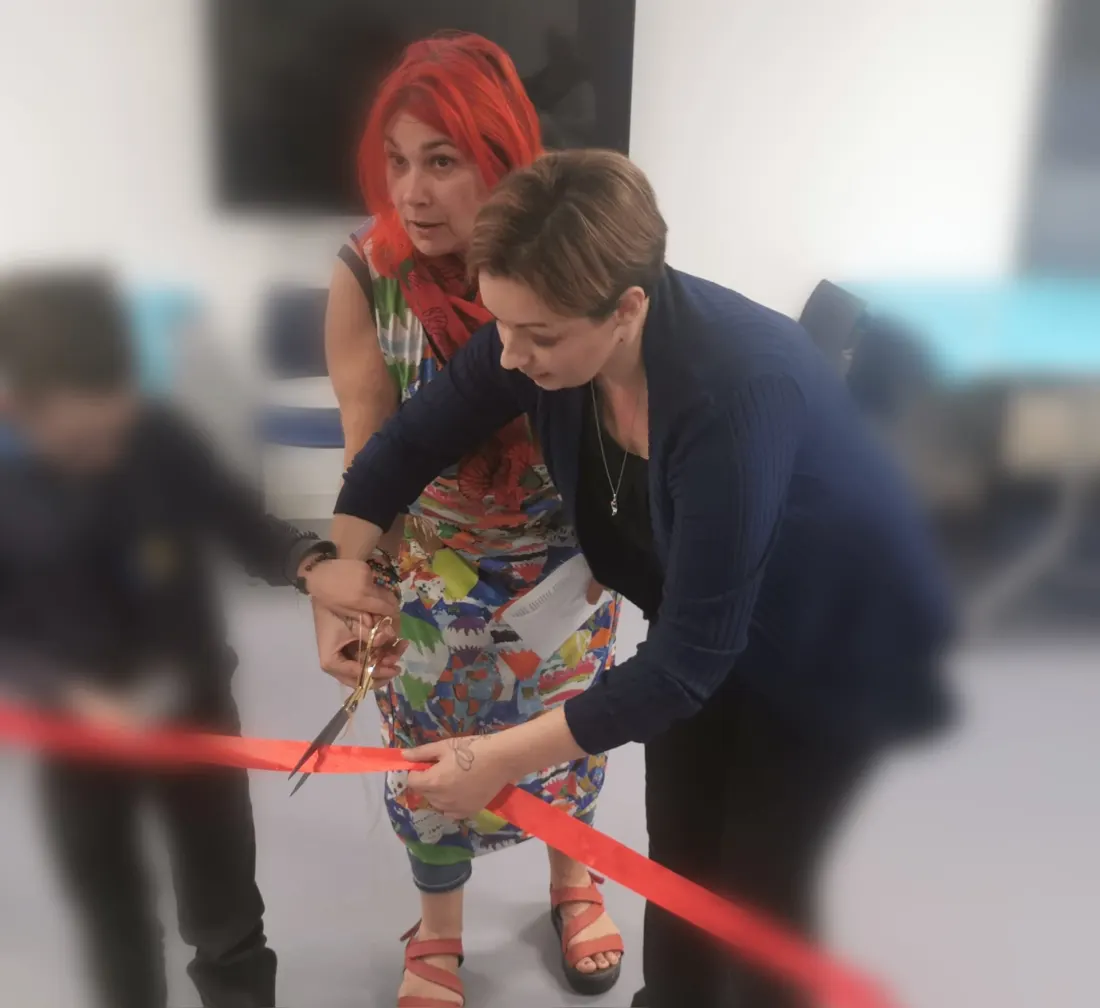 Coupé de ruban lors de l'inauguration d'un espace